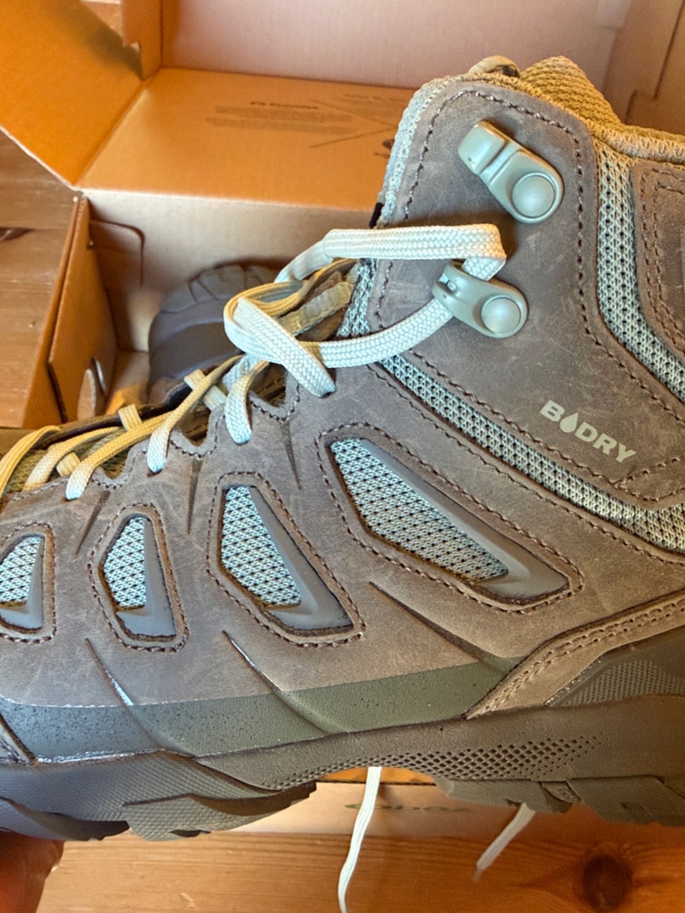 Oboz Women's Lace-Up Hiking Boots in Gray NWT size 11 - Picture 2 of 5